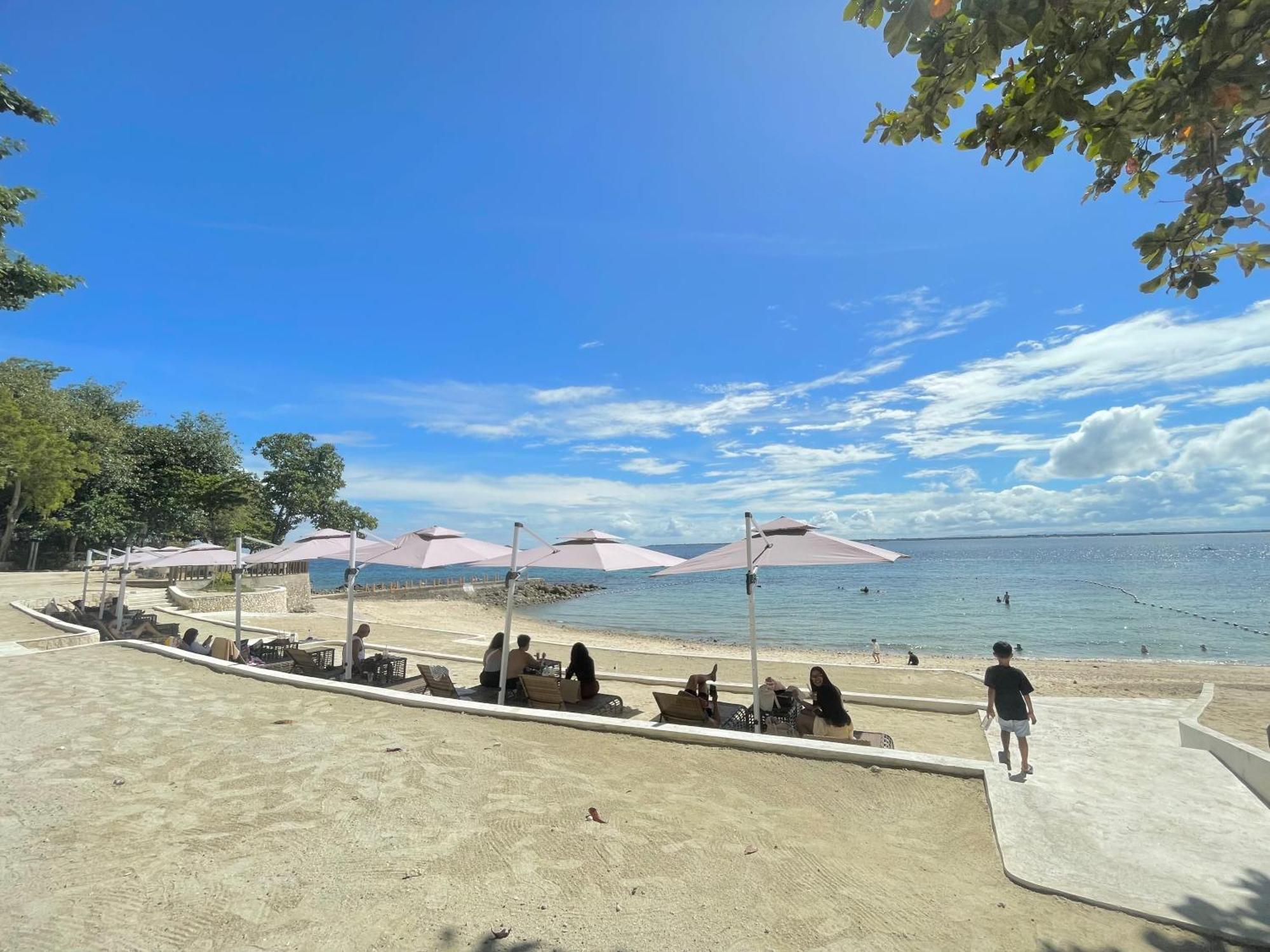 The Beach Suite At The Mactan Newtown Lapu-Lapu City Zewnętrze zdjęcie